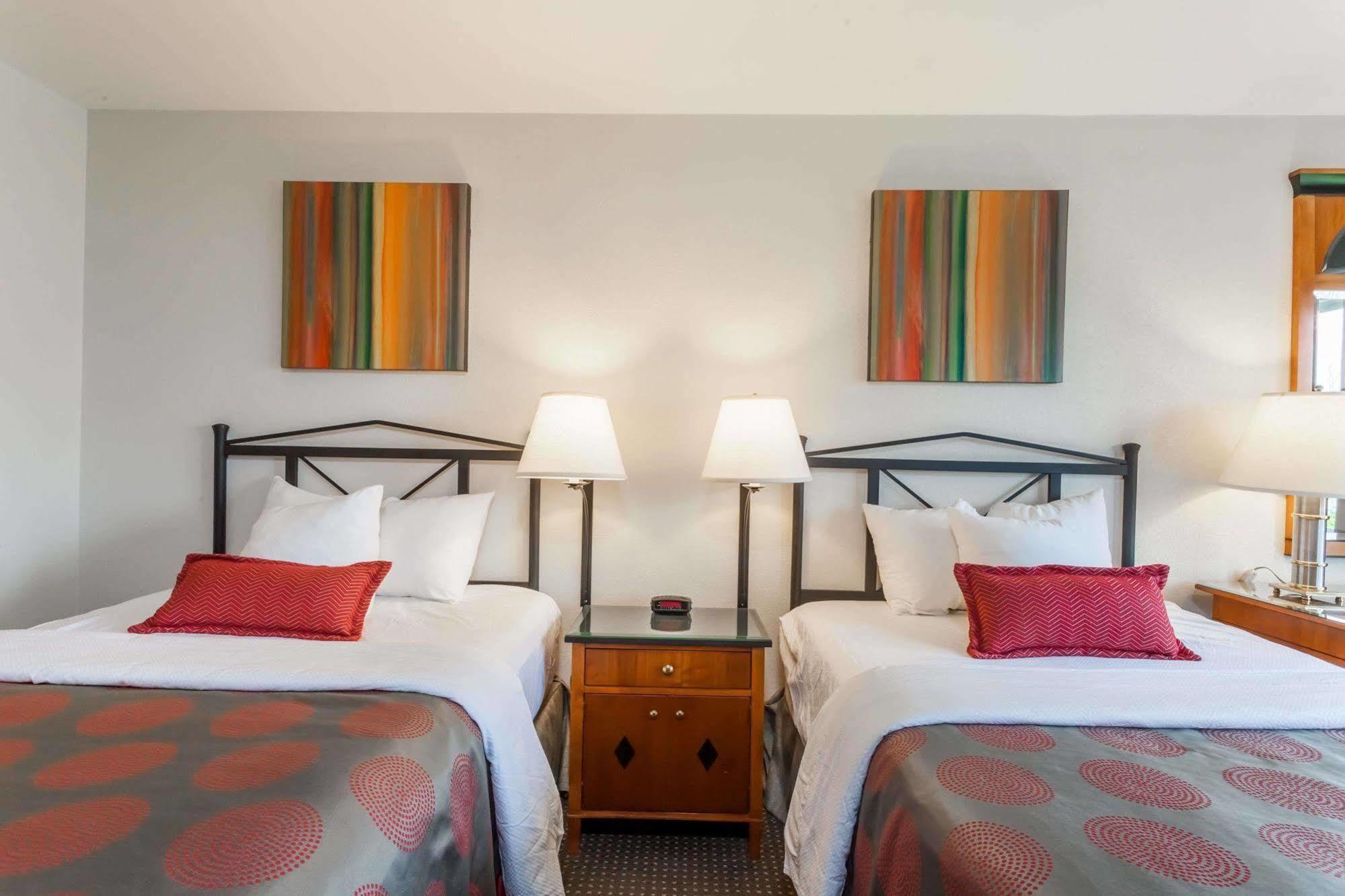 Ramada By Wyndham Rock Hill At Sullivan Center 외부 사진